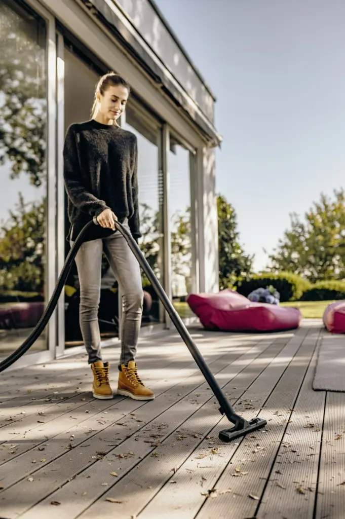 WD_plastic_tubes_clips_nozzle_curved_handle_terrace_app_01_CI20-300_dpi-768x1154.webp