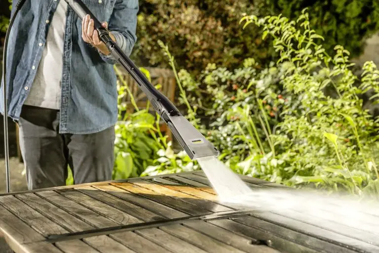 ecoBooster_Jet_wooden_table_app_01_CI20-300_dpi-768x512.webp