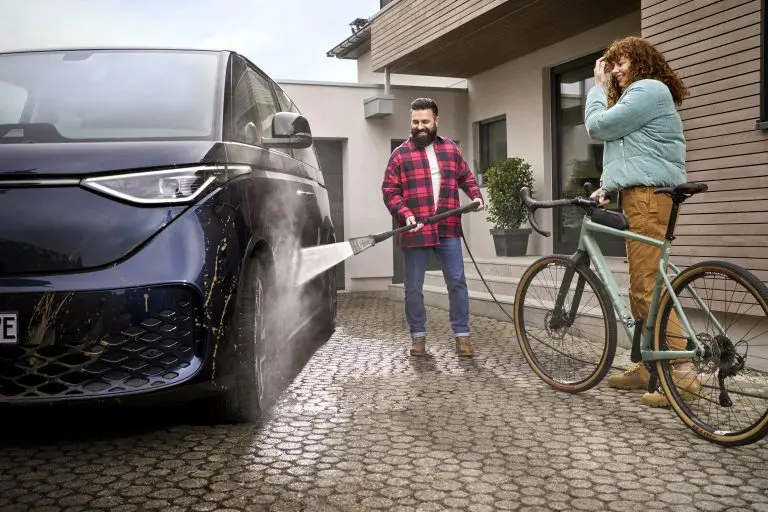 ecoBooster_car_app_08_CI20-300_dpi-768x512.webp