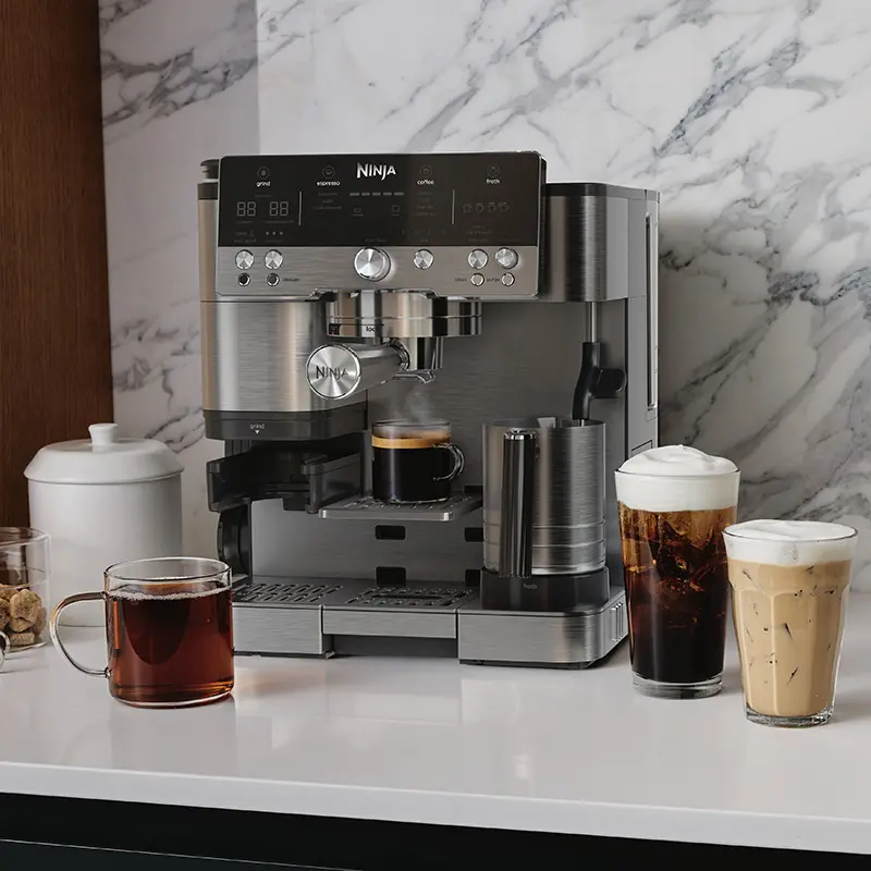 R_ES601UK_InUse_Kitchen_OnCounter_3in1_LineUp.webp